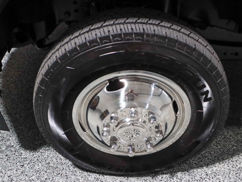 Used 2023 Ford F350 XLT AWD/4WD image 11