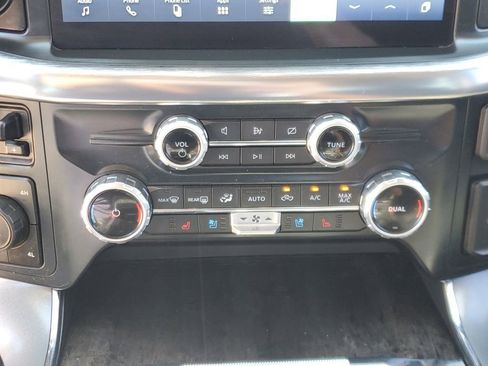 Used 2022 Ford F150 Lariat image 28