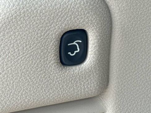 Used 2016 Jeep Grand Cherokee Overland RWD image 18