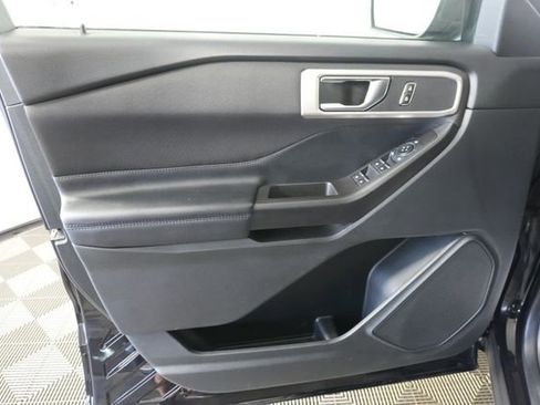 Used 2020 Ford Explorer XLT AWD/4WD image 20
