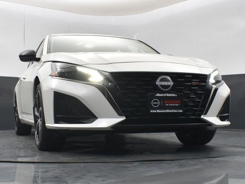 New 2025 Nissan Altima 2.5 SR image 36