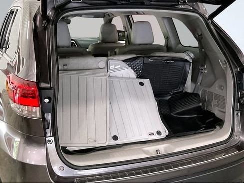 Used 2019 Toyota Highlander XLE AWD/4WD image 5