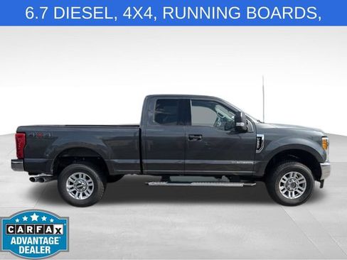 Used 2017 Ford F250 XLT w/ XLT Value Package AWD/4WD image 3