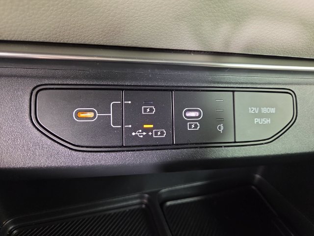 Certified 2025 Kia Carnival SX Prestige FWD image 25