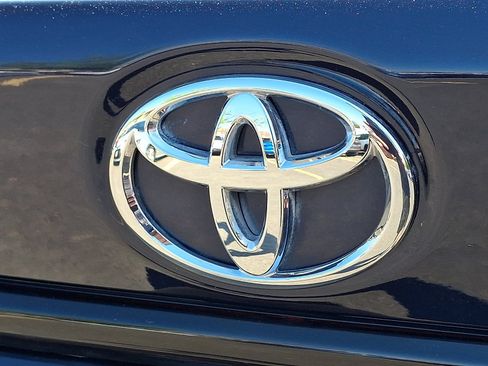 Used 2023 Toyota Corolla LE FWD image 29