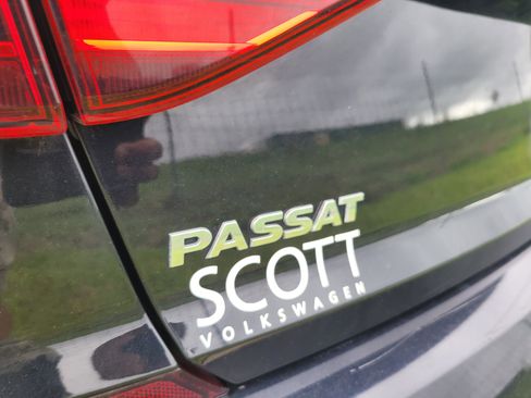 Used 2017 Volkswagen Passat 1.8T S FWD image 7