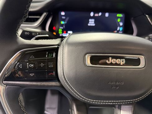 Used 2023 Jeep Grand Cherokee Overland w/ Luxury Tech Group IV image 34