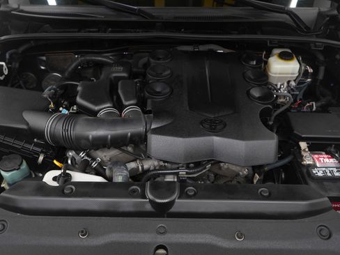 Used 2016 Toyota 4Runner Limited image 33