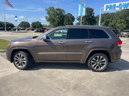 Used 2018 Jeep Grand Cherokee Overland RWD image 3