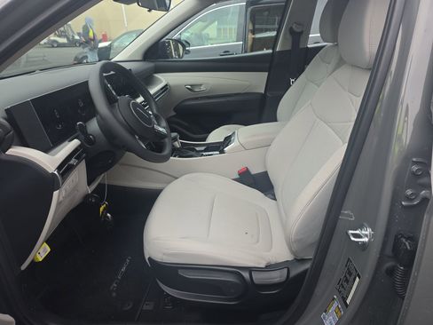 Used 2026 Hyundai Tucson SE image 10