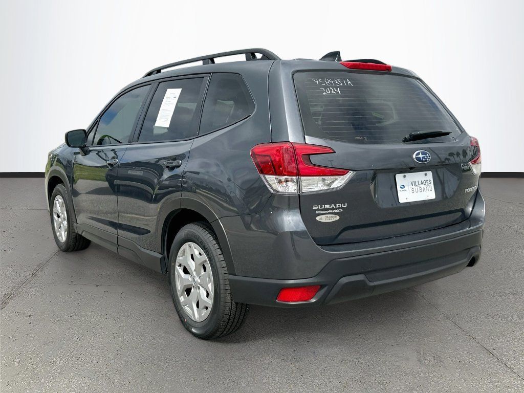 Used 2024 Subaru Forester AWD/4WD image 5