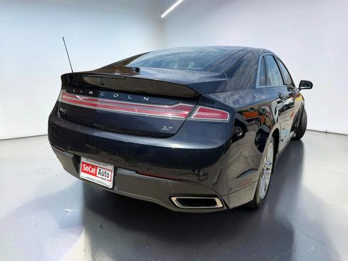 Used 2013 Lincoln MKZ FWD image 3