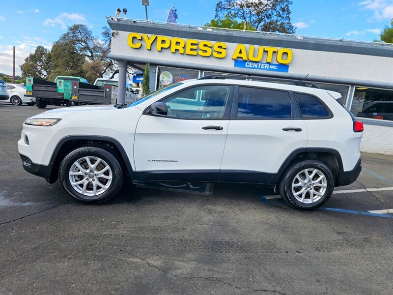 Used 2016 Jeep Cherokee Sport AWD/4WD image 2
