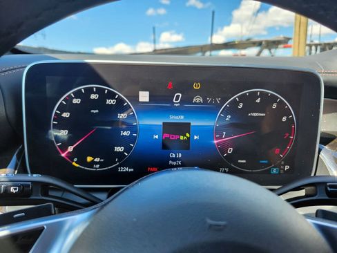 Used 2023 Mercedes-Benz GLC 300 4MATIC image 9