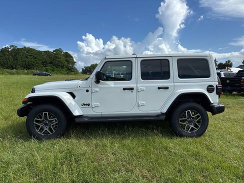 New 2025 Jeep Wrangler Sahara image 6