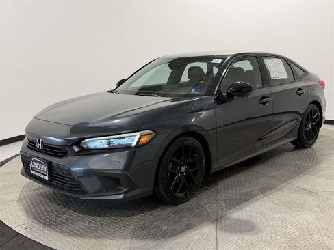 Used 2023 Honda Civic Sport image 3