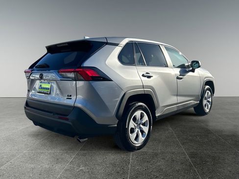 Used 2025 Toyota RAV4 LE AWD/4WD image 9