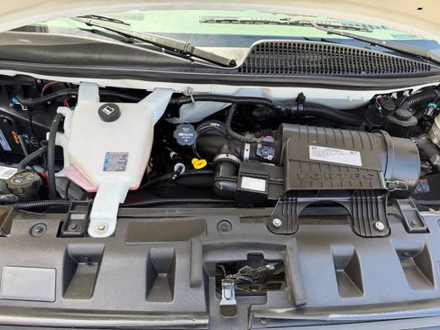 Used 2017 Chevrolet Express 3500 Extended RWD image 20