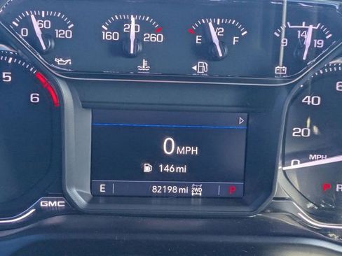 Used 2022 GMC Sierra 2500 SLT w/ SLT Convenience Package image 23