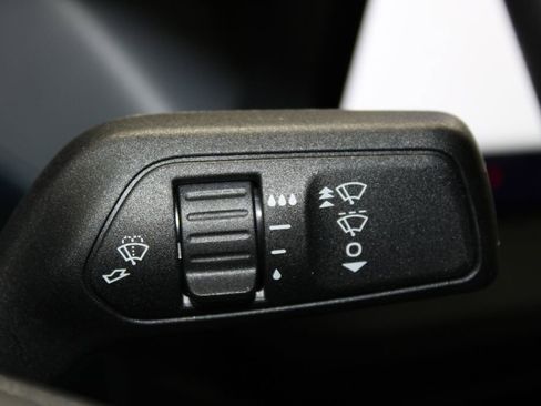 New 2025 Ford Maverick XL image 42