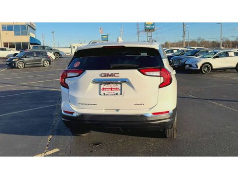 Certified 2024 GMC Terrain SLT image 7