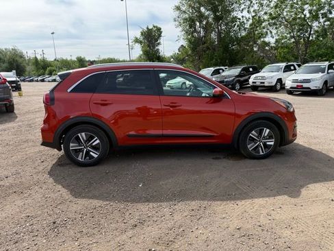 Used 2022 Kia Niro LXS FWD image 7