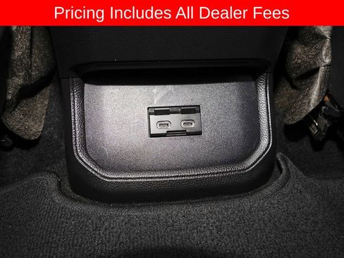 Used 2023 Toyota Highlander XLE AWD/4WD image 9