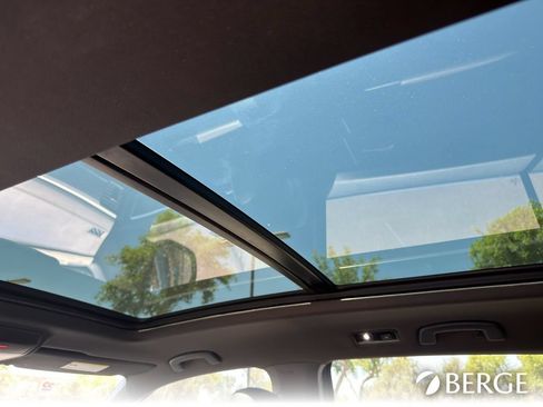 Used 2021 Volkswagen Atlas Cross Sport SE w/ Panoramic Sunroof Package FWD image 31