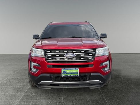 Used 2017 Ford Explorer XLT w/ Equipment Group 202A AWD/4WD image 2