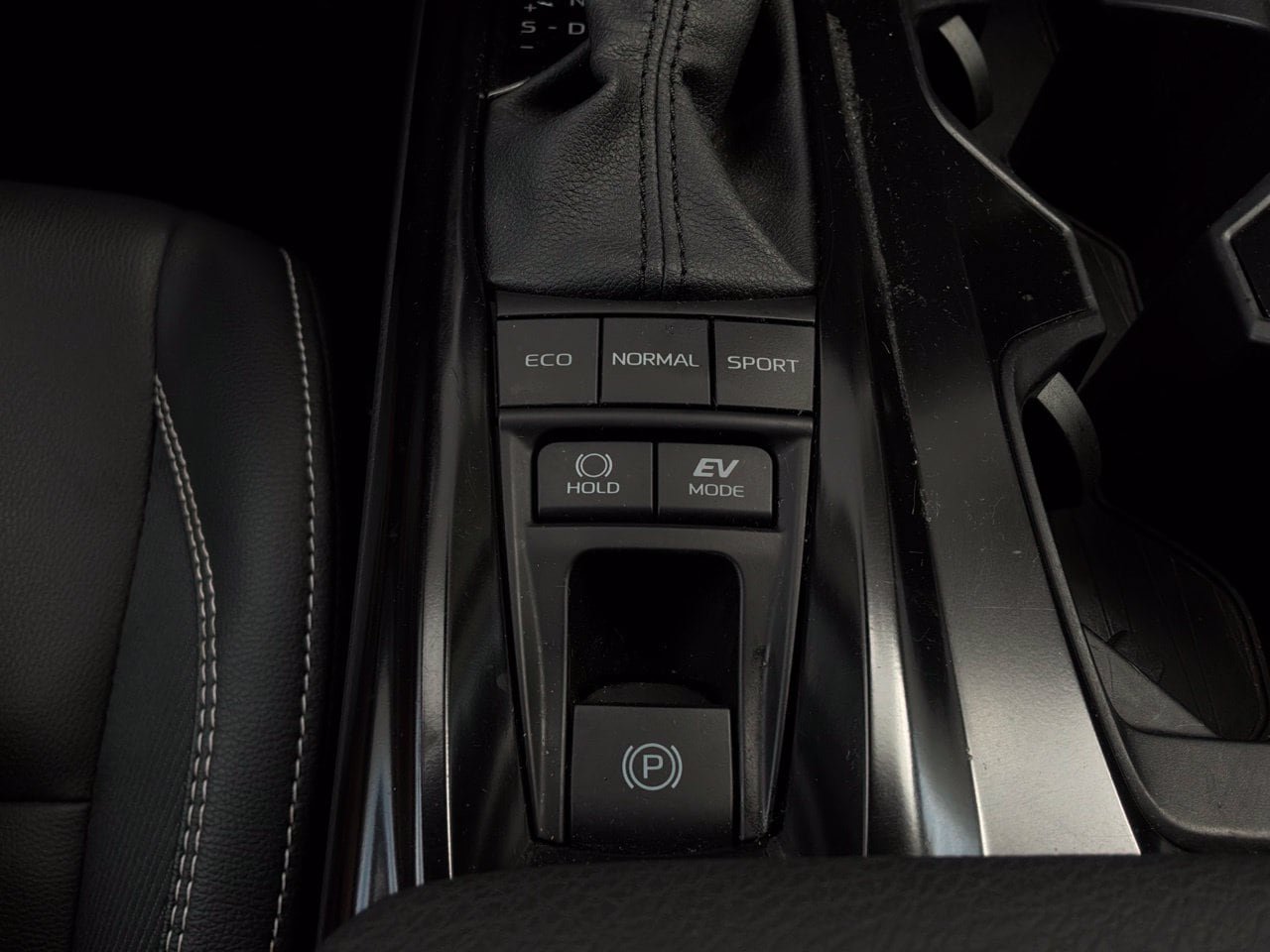 Used 2026 Toyota Camry SE FWD image 25