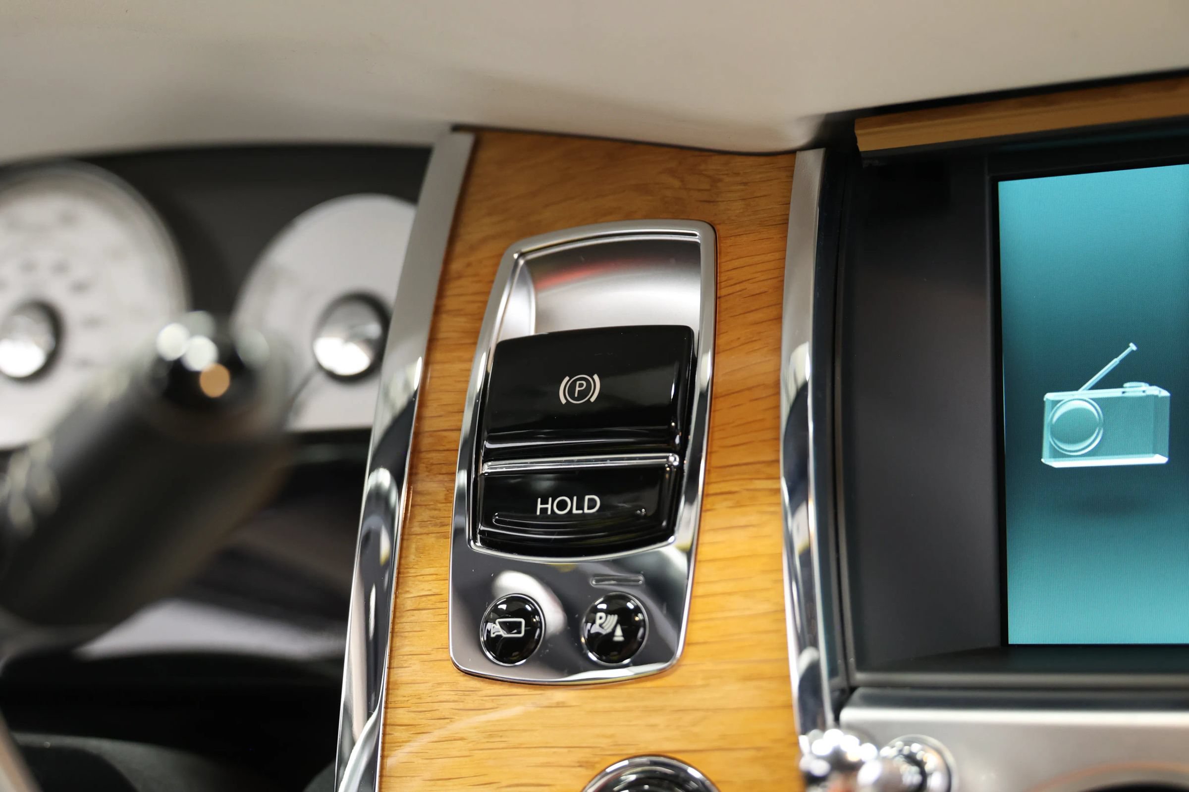 Used 2017 Rolls-Royce Wraith RWD image 41