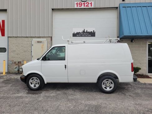 Used 2005 Chevrolet Astro w/ Convenience Package RWD image 2
