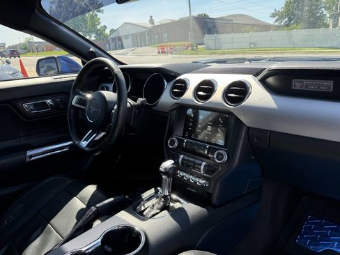 Used 2016 Ford Mustang Premium RWD image 11