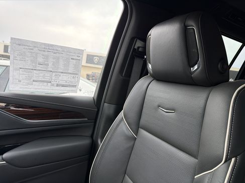 Used 2023 Cadillac Escalade ESV Premium Luxury w/ Performance Package image 21
