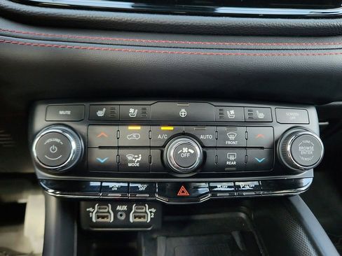 Used 2023 Dodge Durango R/T w/ Blacktop Package AWD/4WD image 17