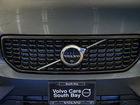 New 2026 Volvo XC40 B5 Ultra w/ Climate Package image 8