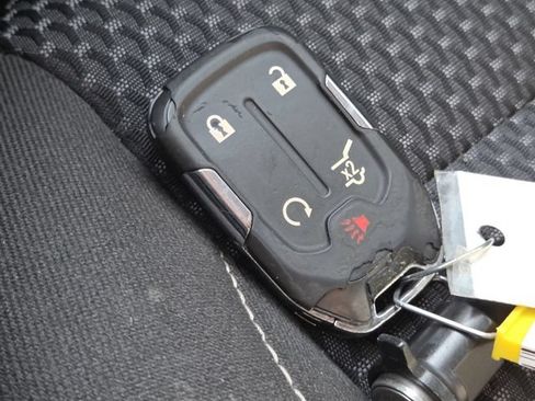 Used 2023 GMC Acadia SLE w/ Driver Convenience Package FWD image 33