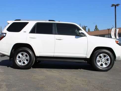 Used 2020 Toyota 4Runner SR5 Premium w/ Moonroof Package RWD image 41