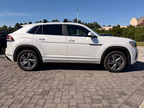 Used 2024 Volkswagen Atlas Cross Sport SEL R-Line AWD/4WD image 7