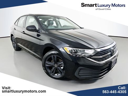 Certified 2024 Volkswagen Jetta SE image 1