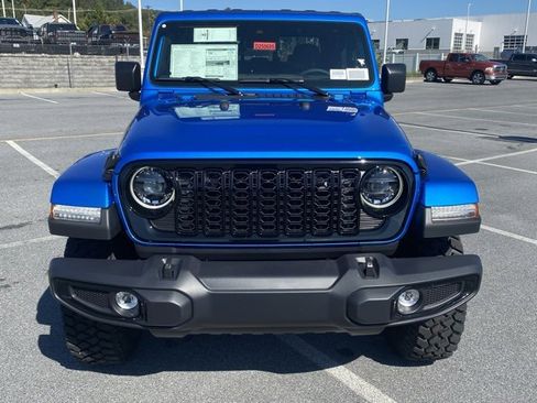 New 2025 Jeep Gladiator Willys image 10