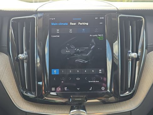 Used 2022 Volvo XC60 B5 Inscription image 19