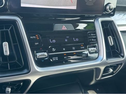 Certified 2023 Kia Sorento EX image 26