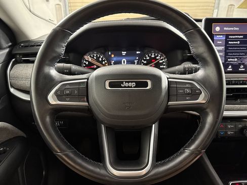 Used 2022 Jeep Compass Latitude w/ Convenience Group FWD image 14