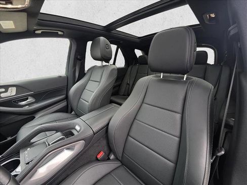 Used 2025 Mercedes-Benz GLE 350 4MATIC image 11