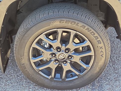 Used 2025 Toyota Tundra Platinum AWD/4WD image 7