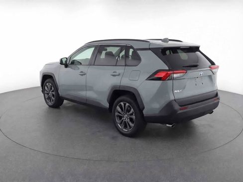 Used 2023 Toyota RAV4 XLE Premium image 5