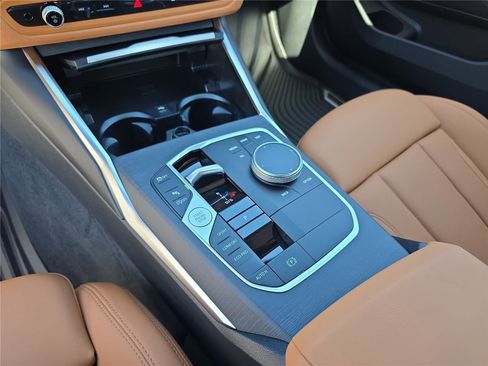 New 2026 BMW 330i xDrive Sedan w/ Premium Package AWD/4WD image 28