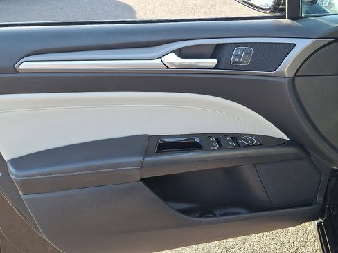 Used 2015 Ford Fusion Titanium image 11