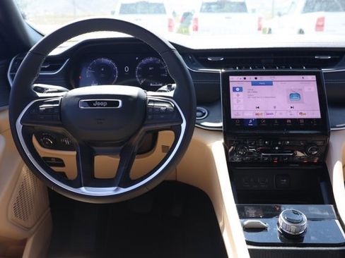 New 2025 Jeep Grand Cherokee Limited w/ Luxury Tech Group II image 22